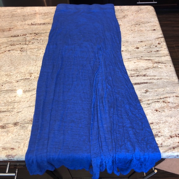 American Eagle Outfitters Dresses & Skirts - Blue maxi skirt with side slit American eagle